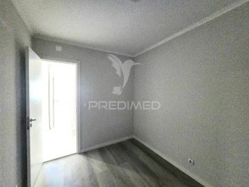 Apartamento T2 para Venda em Benfica