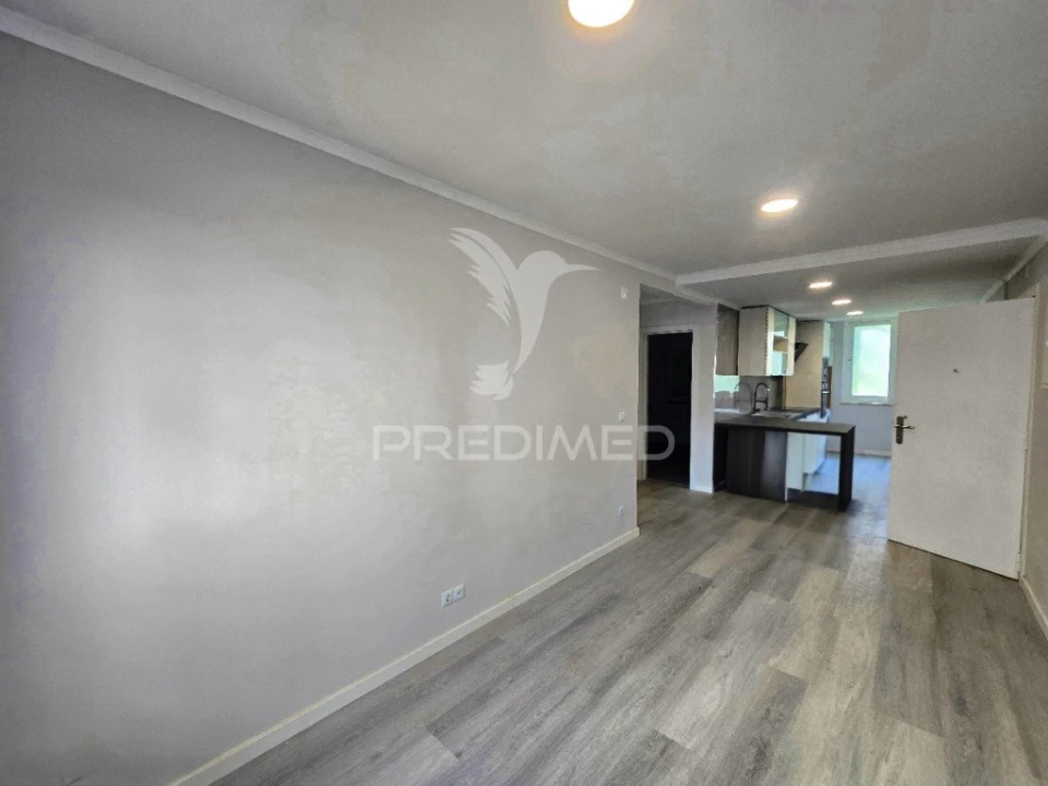 Apartamento T2 para Venda em Benfica Foto 7