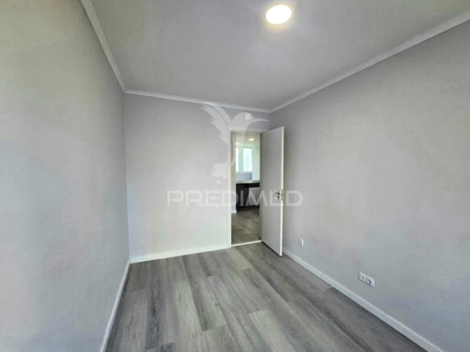 Apartamento T2 para Venda em Benfica Foto 13