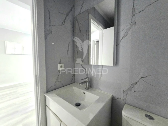 Apartamento T2 para Venda em Benfica Foto 12