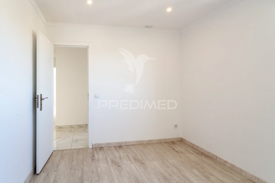 Apartamento T3 para Venda em Corroios Foto 21