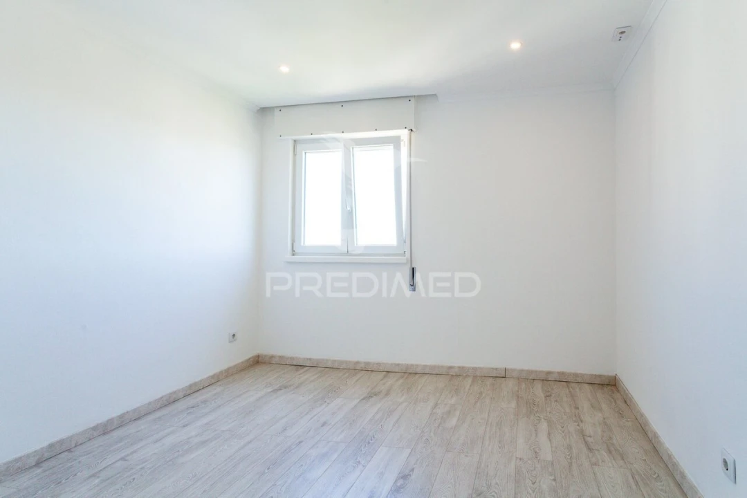 Apartamento T3 para Venda em Corroios Foto 22