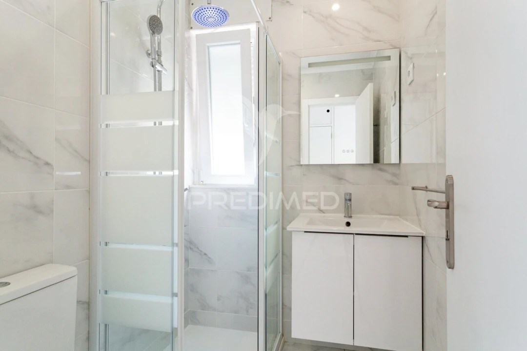 Apartamento T3 para Venda em Corroios Foto 12