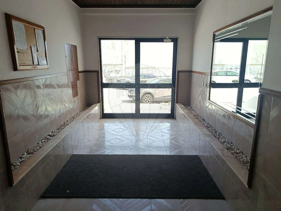 Apartamento T1 para Venda em Buarcos Foto 3