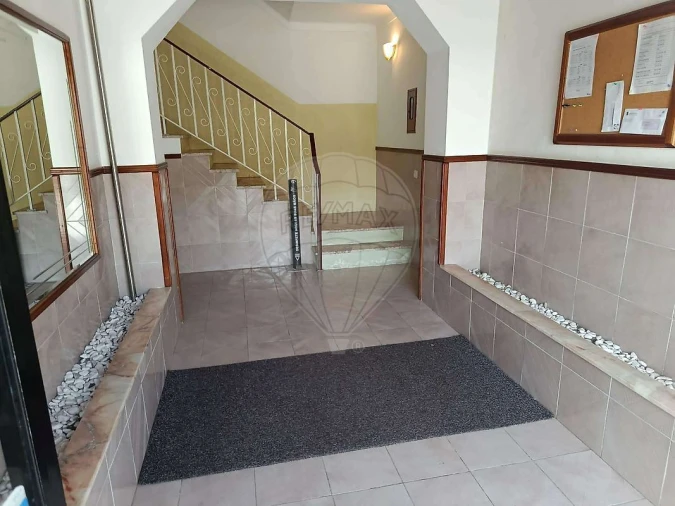 Apartamento T1 para Venda em Buarcos Foto 4