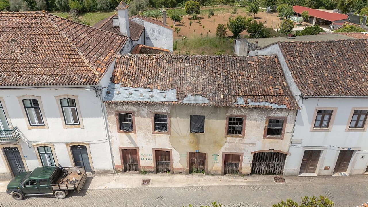 Moradia T4 para Venda em Vila Nova do Ceira Foto 1
