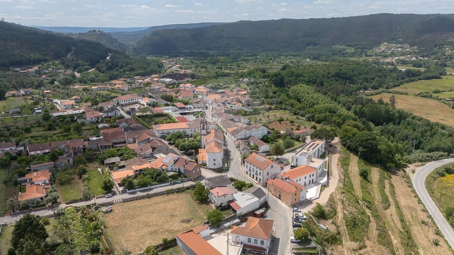 Moradia T4 para Venda em Vila Nova do Ceira Foto 22