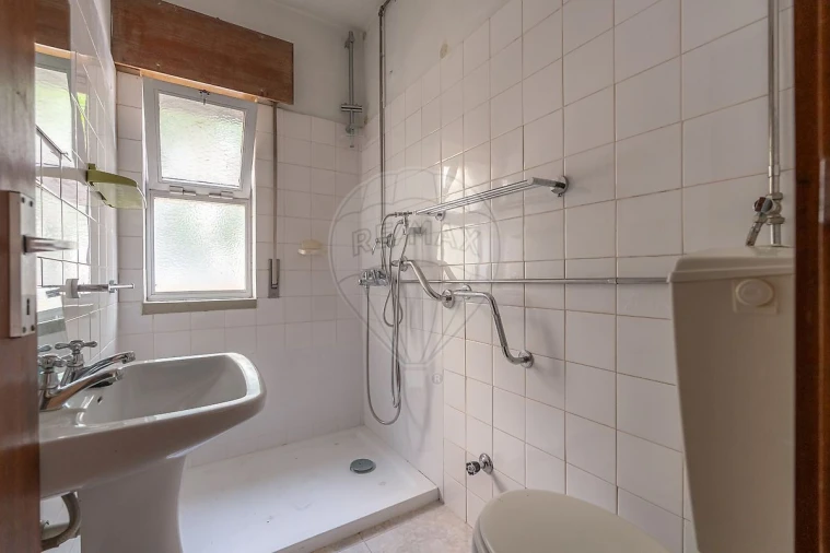 Apartamento T4 para Venda em Santo Antonio dos Olivais Foto 20