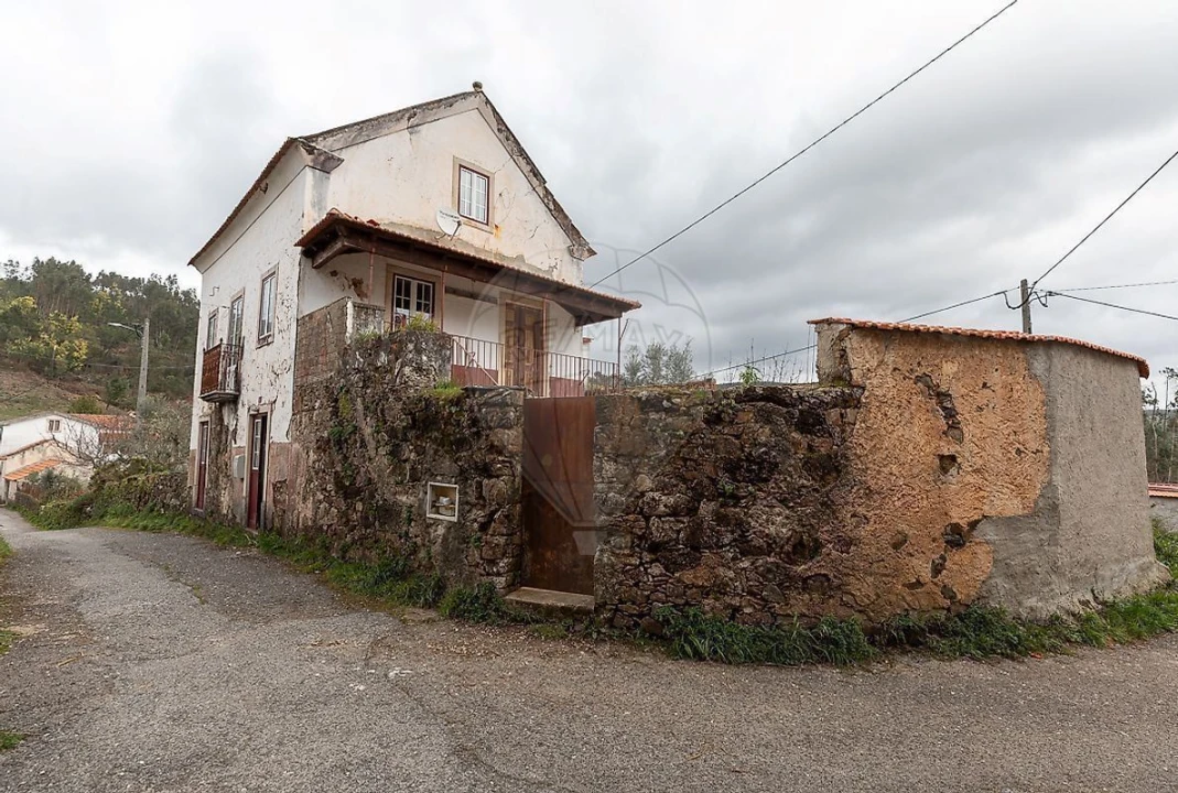 Moradia T2 para Venda em Alvares Foto 29