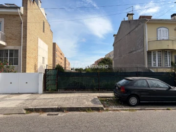 Terreno para Venda em São Mamede de Infesta e Senhora da Hora