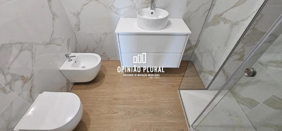 Apartamento T4 para Venda em Gulpilhares e Valadares