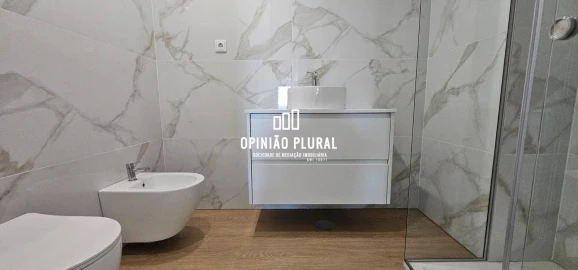 Apartamento T4 para Venda em Gulpilhares e Valadares
