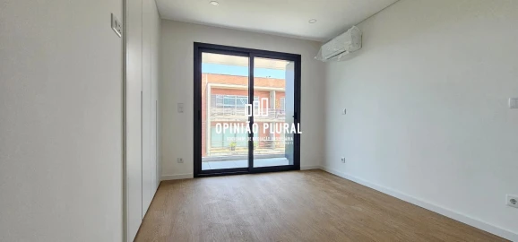 Apartamento T4 para Venda em Gulpilhares e Valadares