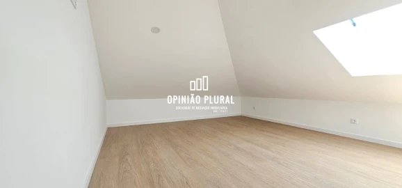 Apartamento T4 para Venda em Gulpilhares e Valadares