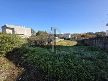 Terreno para Venda em Sandim, Olival, Lever e Crestuma