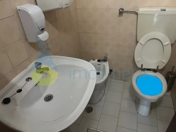 Loja para Venda em Albufeira e Olhos de Água