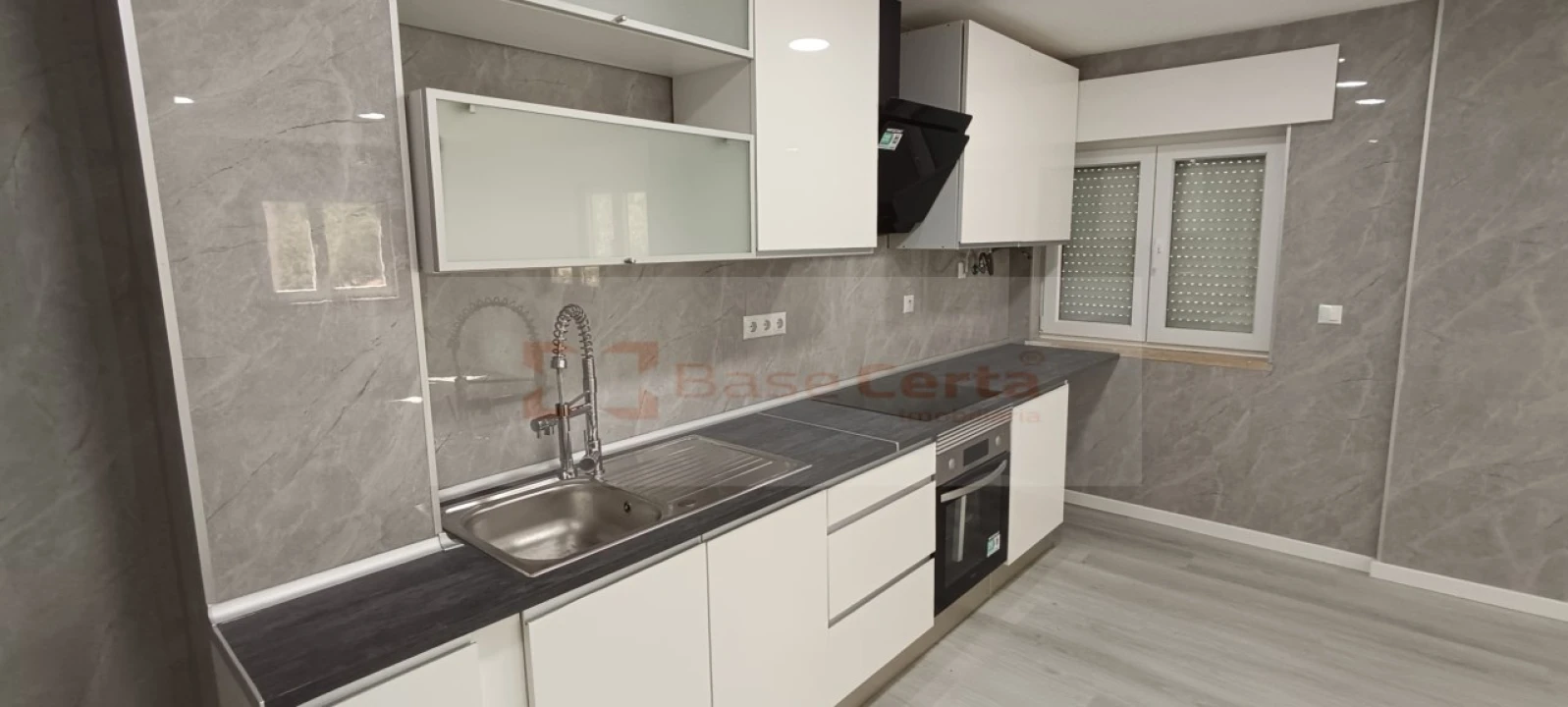 Apartamento T2 para Venda em Corroios Foto 1