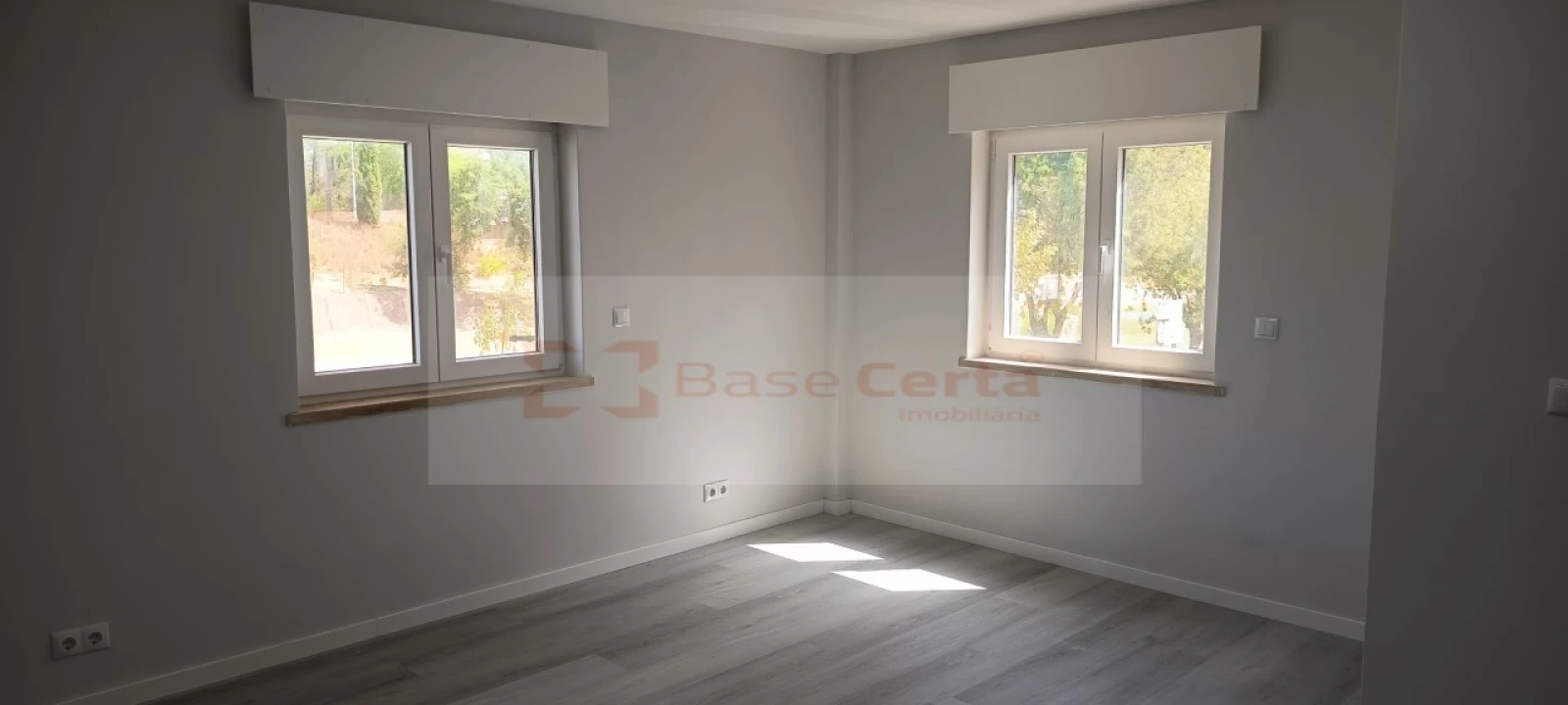 Apartamento T2 para Venda em Corroios Foto 2