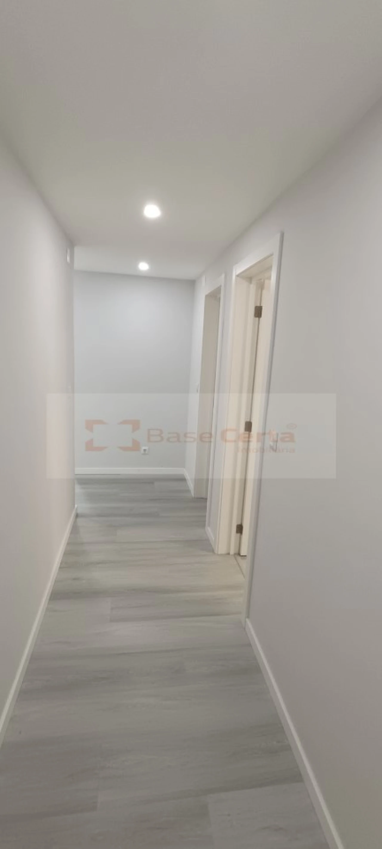 Apartamento T2 para Venda em Corroios Foto 16