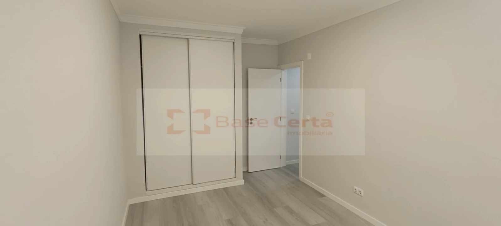 Apartamento T2 para Venda em Corroios Foto 17