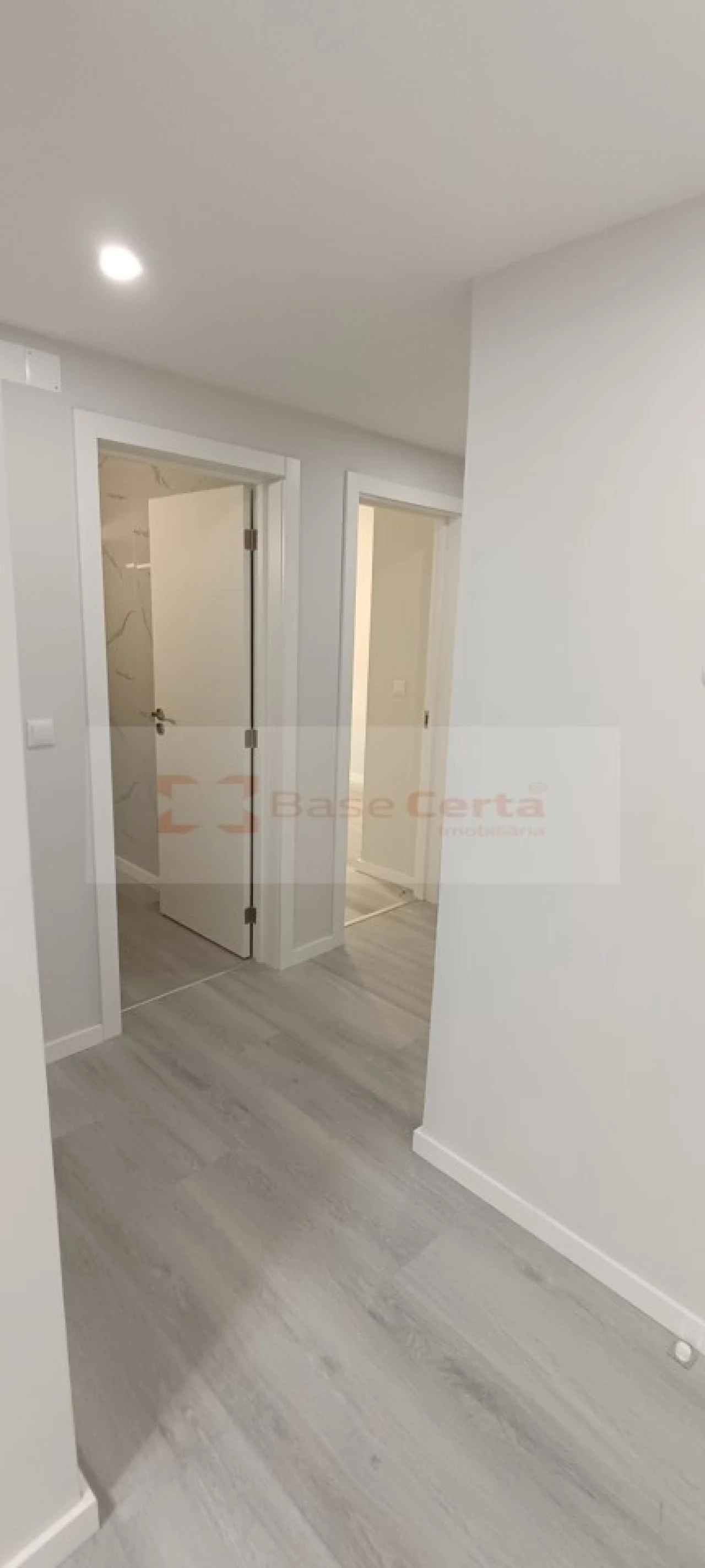 Apartamento T2 para Venda em Corroios Foto 19
