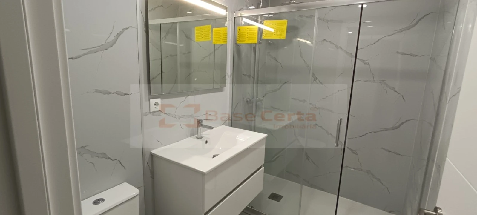 Apartamento T2 para Venda em Corroios Foto 22