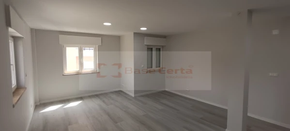 Apartamento T2 para Venda em Corroios