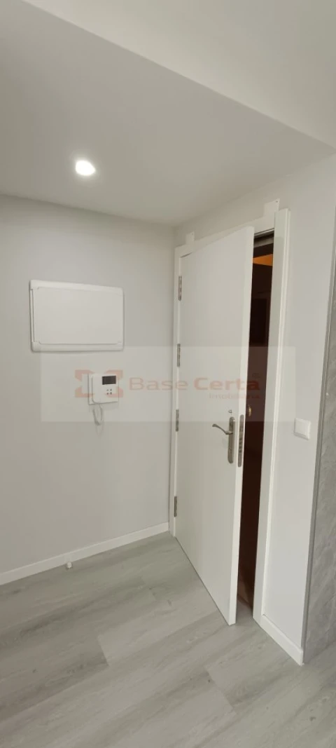 Apartamento T2 para Venda em Corroios
