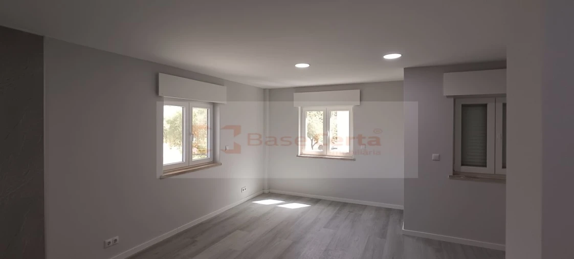 Apartamento T2 para Venda em Corroios Foto 12