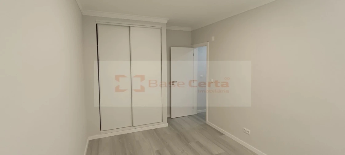 Apartamento T2 para Venda em Corroios Foto 17
