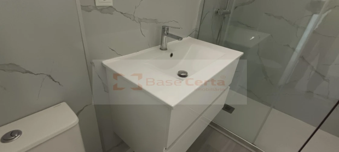 Apartamento T2 para Venda em Corroios Foto 20