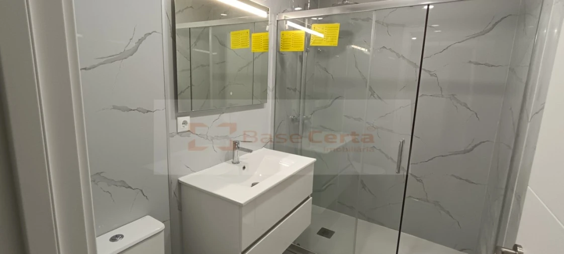Apartamento T2 para Venda em Corroios Foto 22