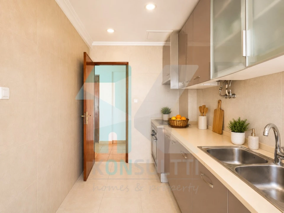 Apartamento T3 para Venda em Laranjeiro e Feijó Foto 2