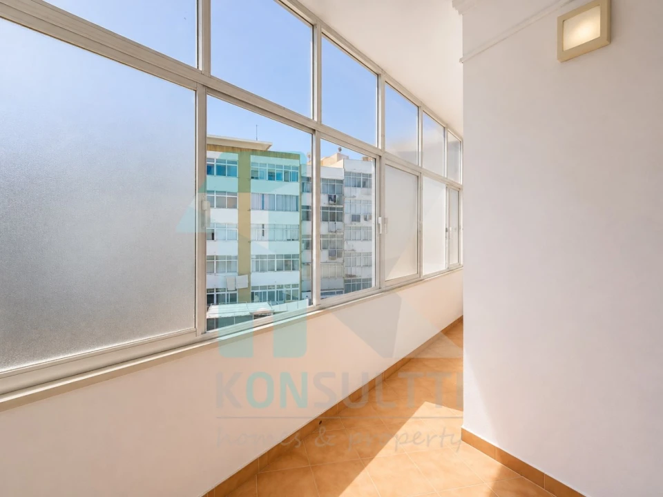 Apartamento T3 para Venda em Laranjeiro e Feijó Foto 8