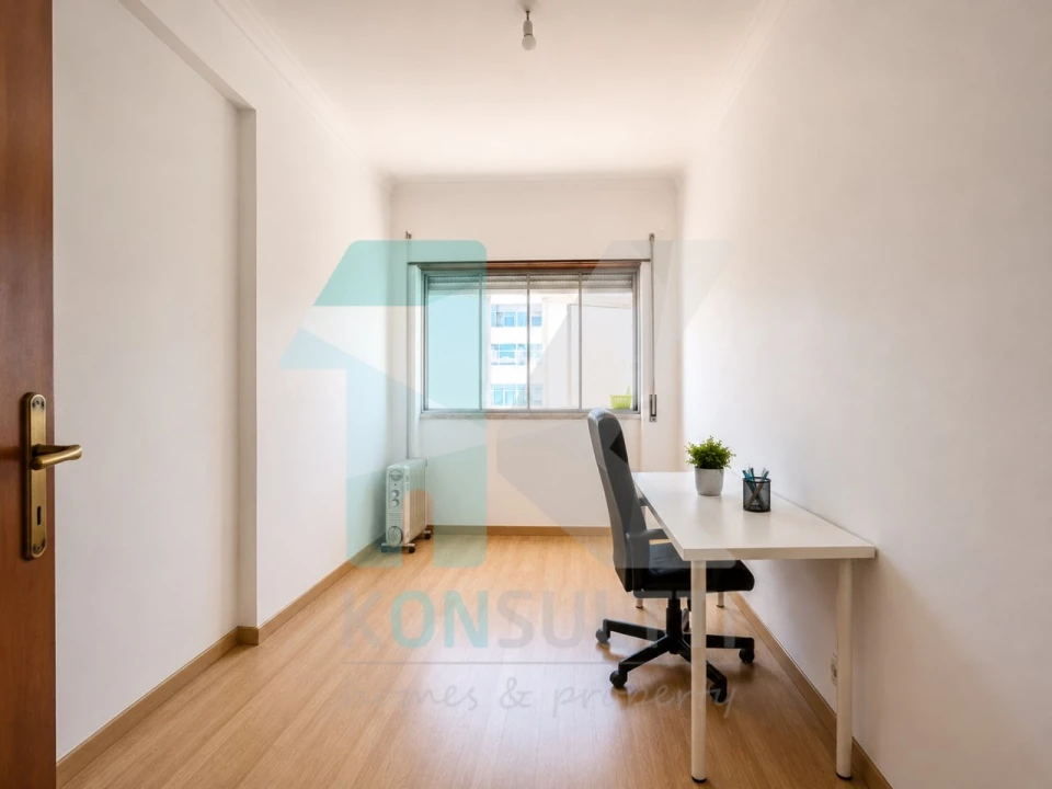 Apartamento T3 para Venda em Laranjeiro e Feijó Foto 9