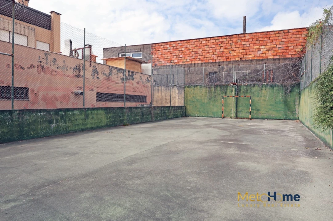 Apartamento T2 para Venda em Arcozelo Foto 40