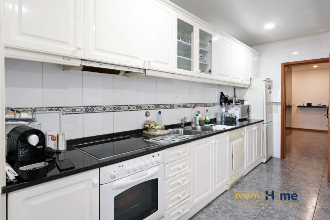 Apartamento T2 para Venda em Arcozelo Foto 8