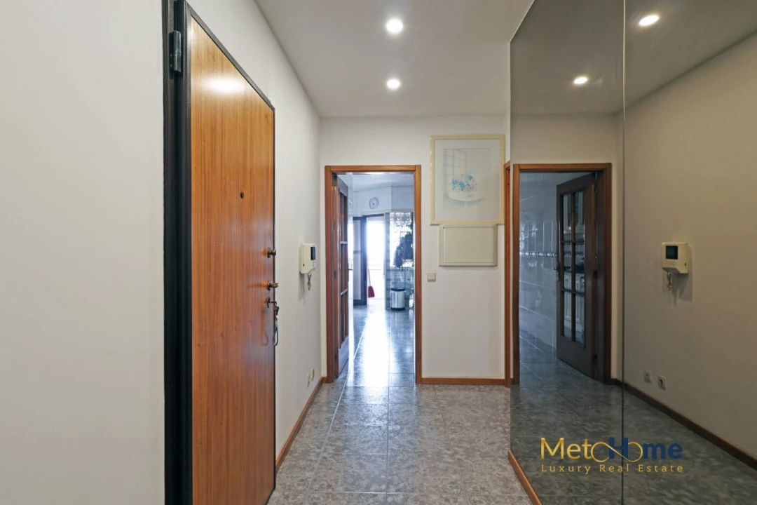 Apartamento T2 para Venda em Arcozelo Foto 2