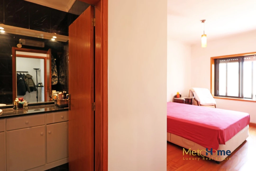 Apartamento T2 para Venda em Arcozelo Foto 28