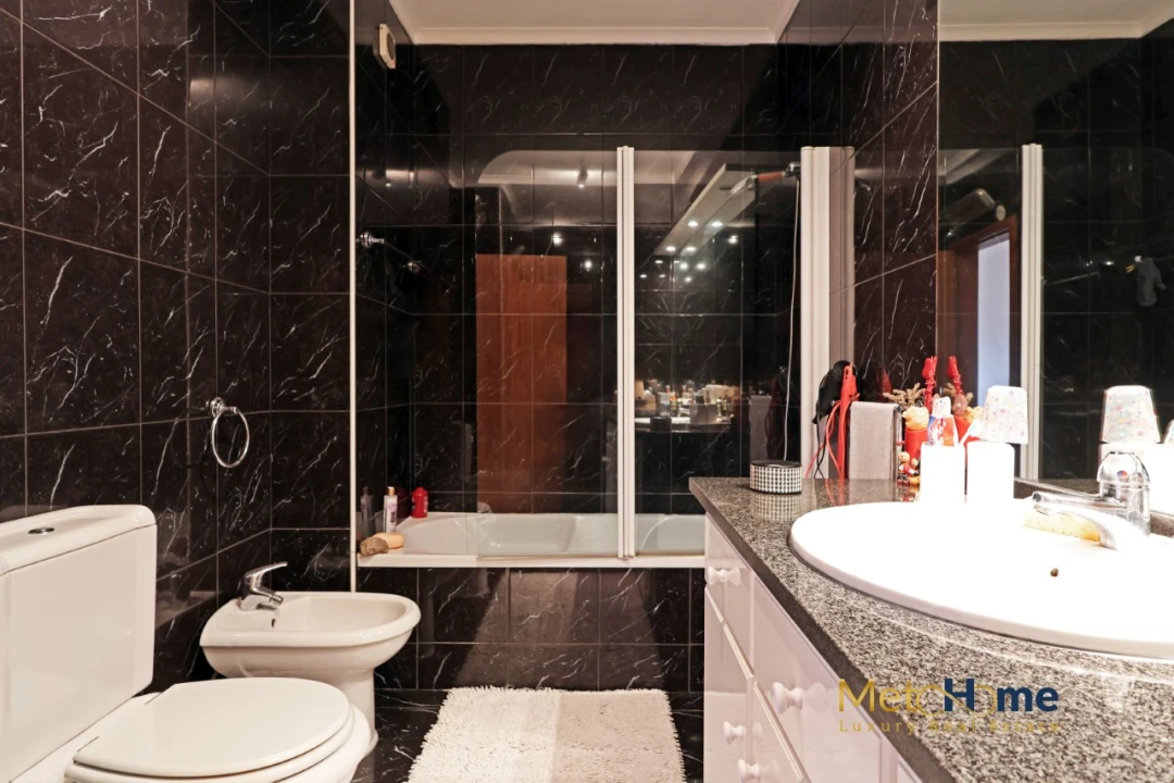 Apartamento T2 para Venda em Arcozelo Foto 26