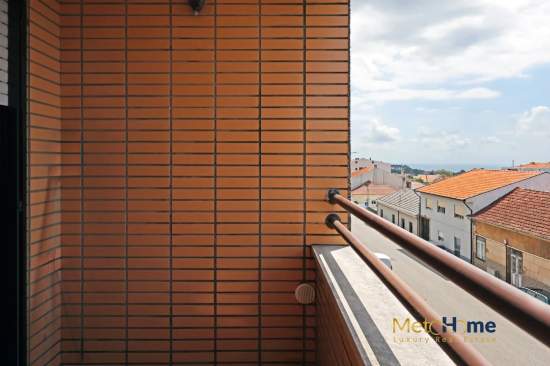 Apartamento T2 para Venda em Arcozelo Foto 13