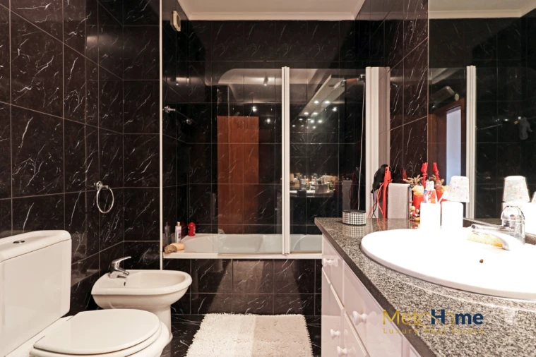 Apartamento T2 para Venda em Arcozelo Foto 26