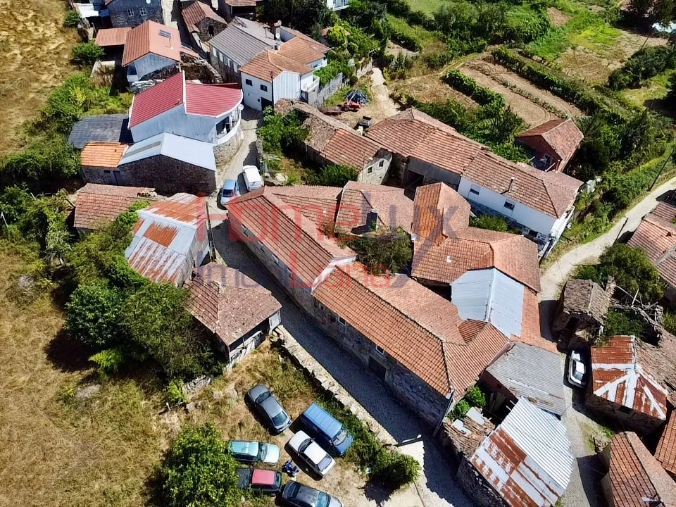Moradia T4 para Venda em Castro Daire Foto 3