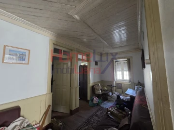 Moradia T4 para Venda em Castro Daire