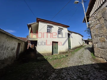 Moradia T4 para Venda em Castro Daire
