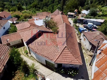 Moradia T4 para Venda em Castro Daire