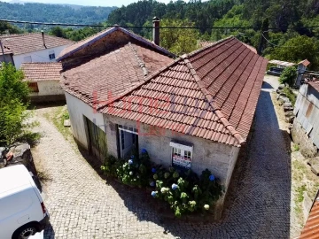 Moradia T4 para Venda em Castro Daire