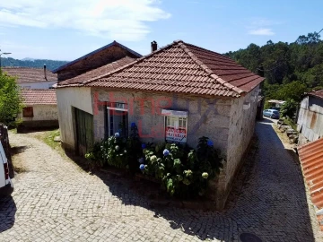 Moradia T4 para Venda em Castro Daire