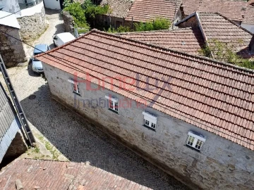 Moradia T4 para Venda em Castro Daire