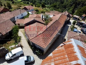 Moradia T4 para Venda em Castro Daire